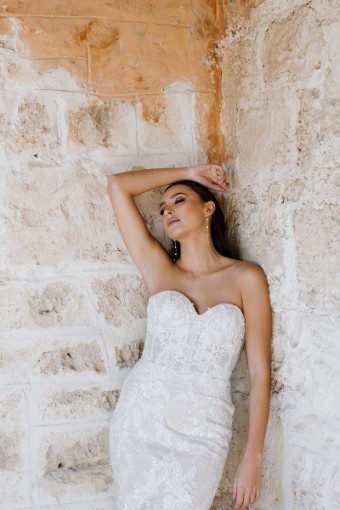 Martina Liana 1367 | Martina Liana #1 (ISHY-PL) IVR Lace IVR & STN Tulle ov HNY Gwn w Porcelain Tulle Illus thumbnail