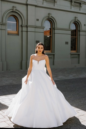 Martina Liana 1394 | Martina Liana #0 default (IV-PL) Ivory Gown w Porcelain Tulle Plunge thumbnail