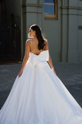 Martina Liana 1394 | Martina Liana #2 (IV-PL) Ivory Gown w Porcelain Tulle Plunge thumbnail