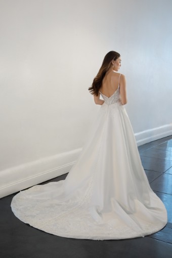 Martina Liana 1430 | Martina Liana #1 (IV-PL) Ivory Gown w Porcelain Tulle Plunge thumbnail