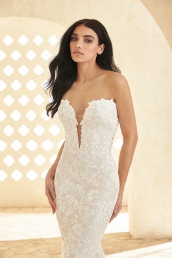 Paloma Blanca 5009 | Paloma Blanca #3 default Natural with Natural Lining thumbnail