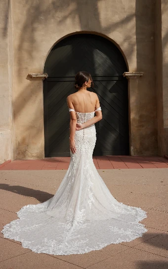 Essense of Australia D3992 | Essense of Australia #2 IVRM-PL thumbnail